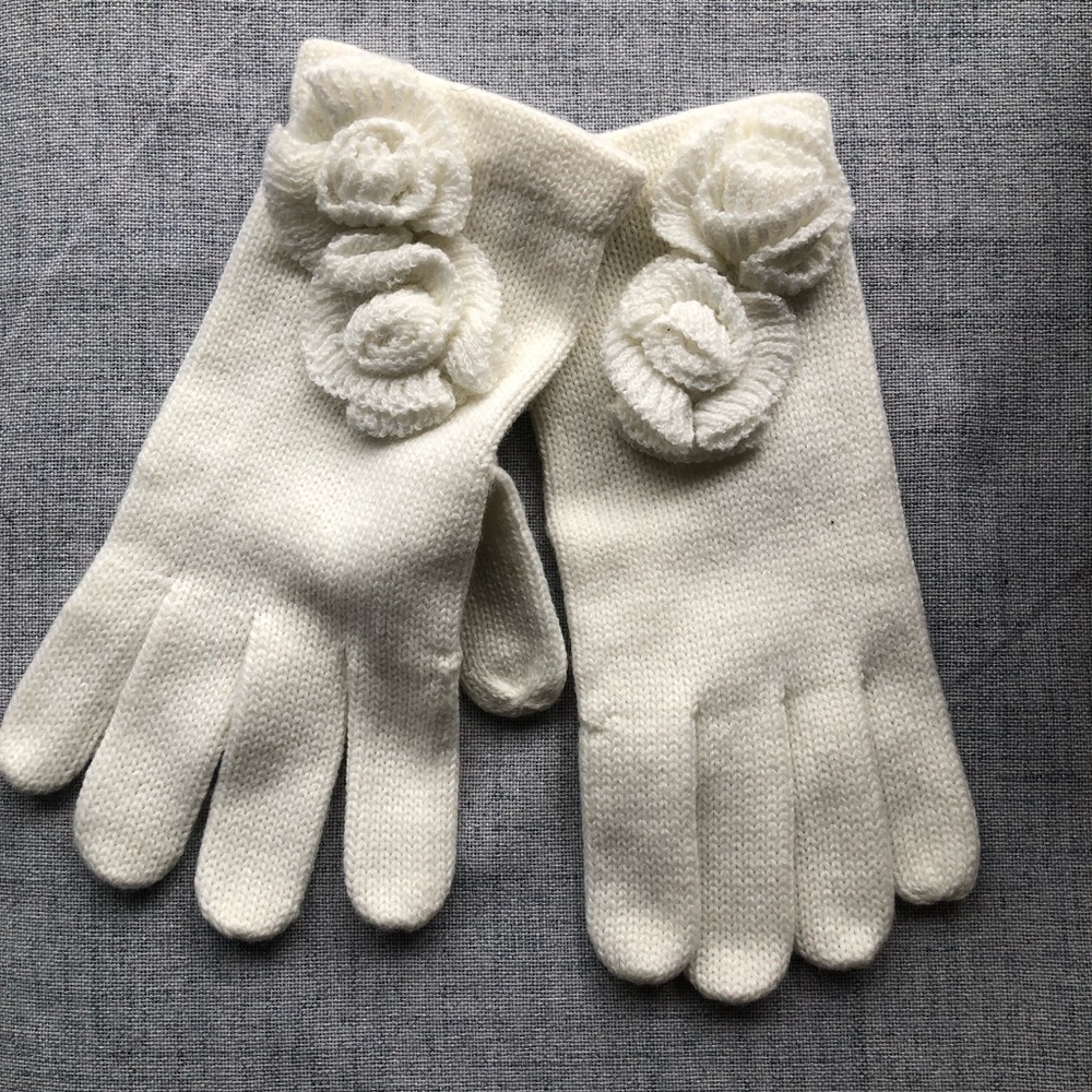Elegant Black and White Women's Gloves Set - Picture 5 of 7